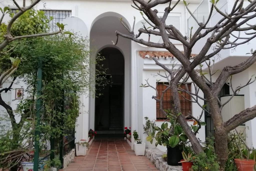 Beautiful Apartment In La Carihuela, Torremolinos Eksteriør bilde