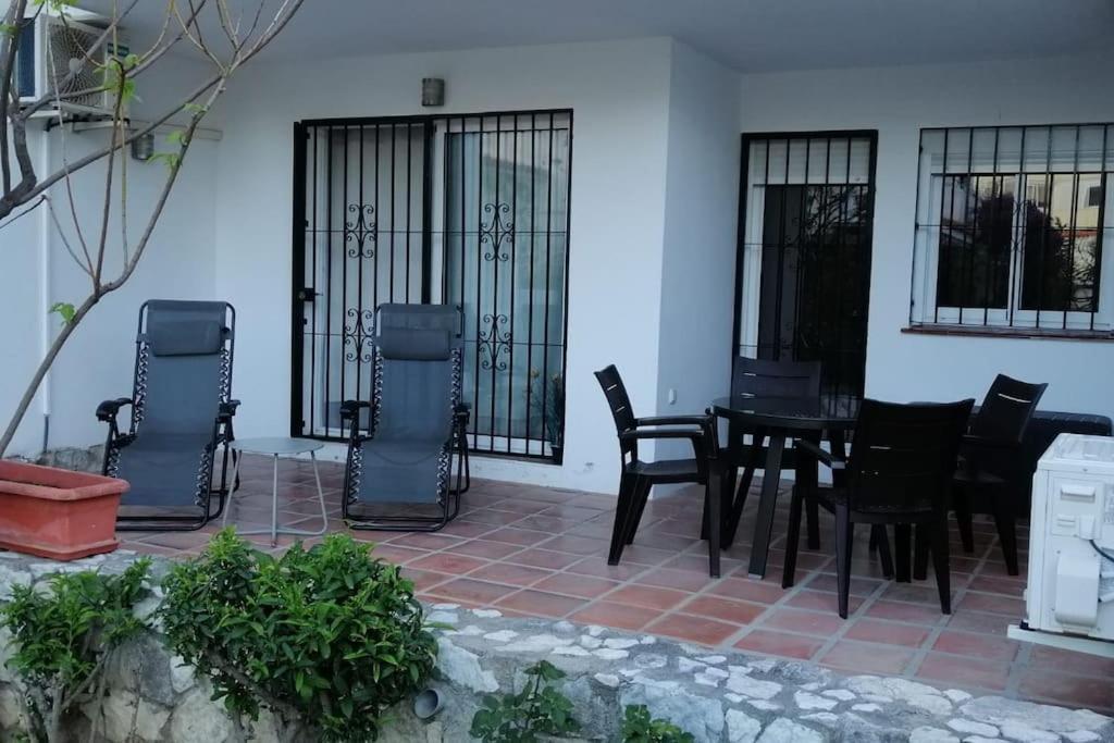 Beautiful Apartment In La Carihuela, Torremolinos Eksteriør bilde