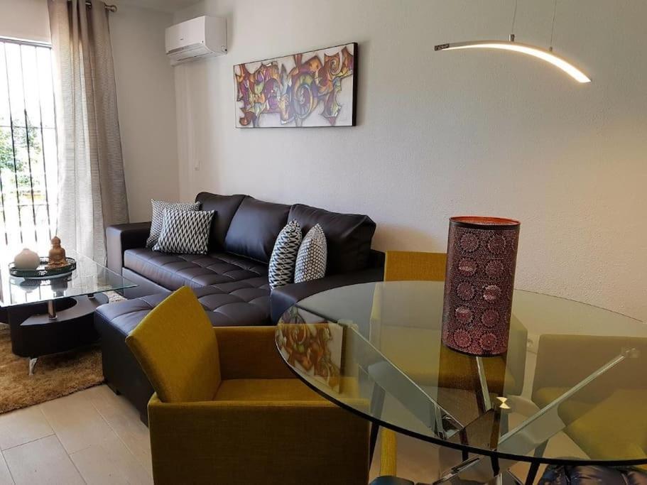 Beautiful Apartment In La Carihuela, Torremolinos Eksteriør bilde