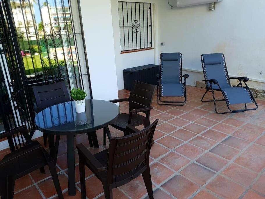 Beautiful Apartment In La Carihuela, Torremolinos Eksteriør bilde