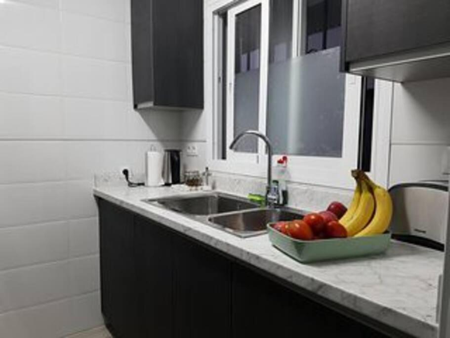 Beautiful Apartment In La Carihuela, Torremolinos Eksteriør bilde