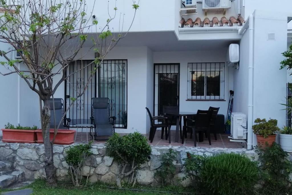 Beautiful Apartment In La Carihuela, Torremolinos Eksteriør bilde